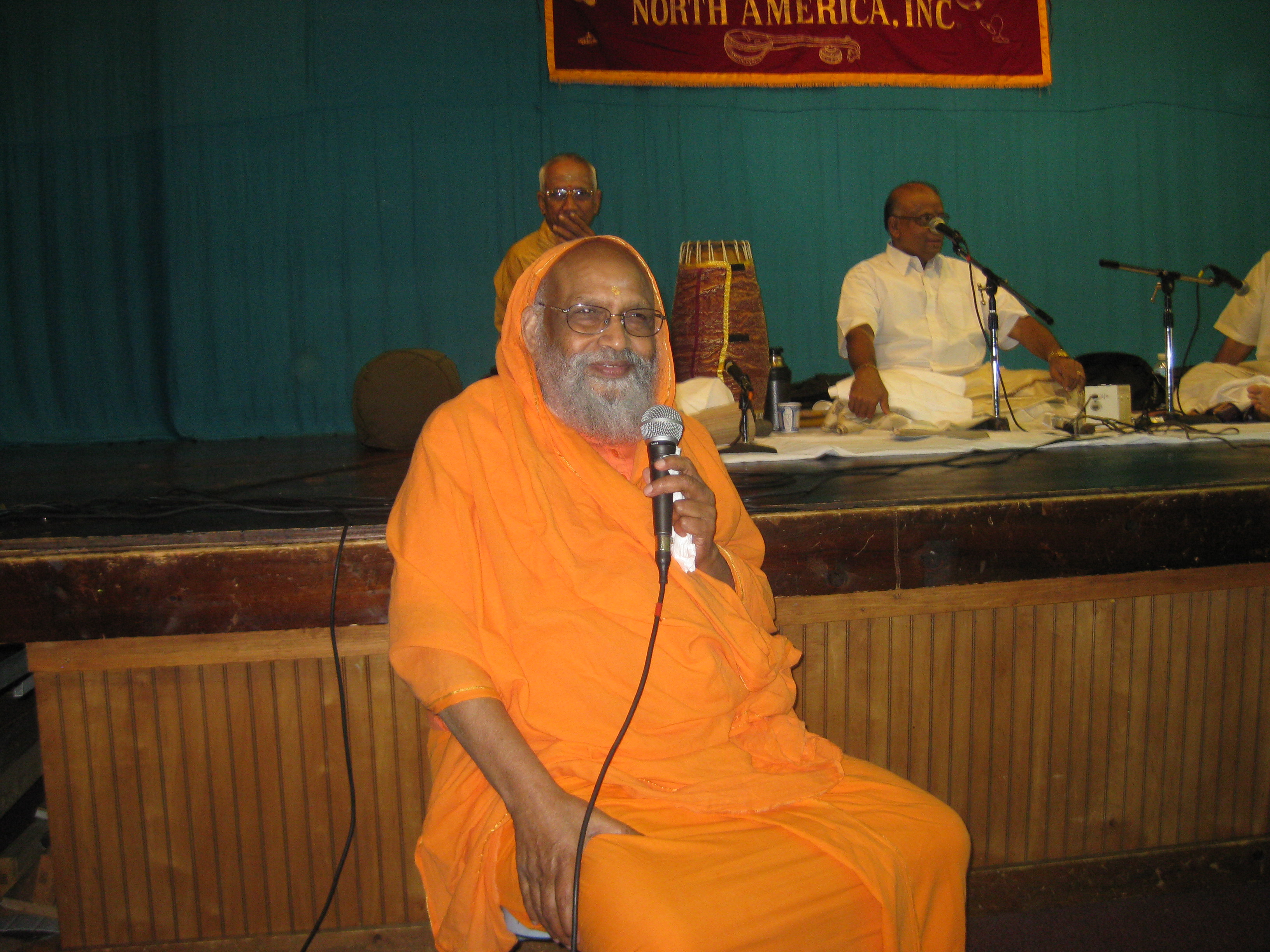 Maharajapuram Santhanam & Pujya Swamiji Dayananda Saraswathi